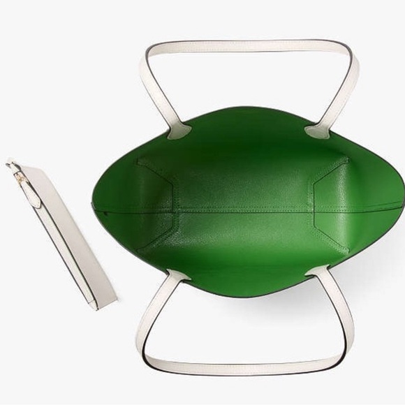 SOLD! NWT! KATE SPADE X SANRIO HELLO KITTY TOTE & WRISTLET - Picture 6 of 6